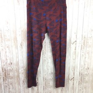 LuLaRoe Pants - Lularoe Tall and Curvy Triangle Print Leggings LuLaRoe Pants - Lularoe Tall and Curvy Triangle Print Leggings